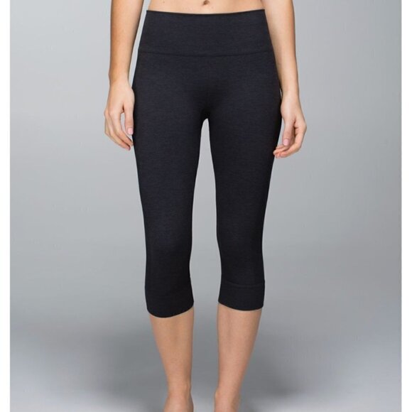 Lululemon Seamlessly Street Crop Black - Picture 1 of 16